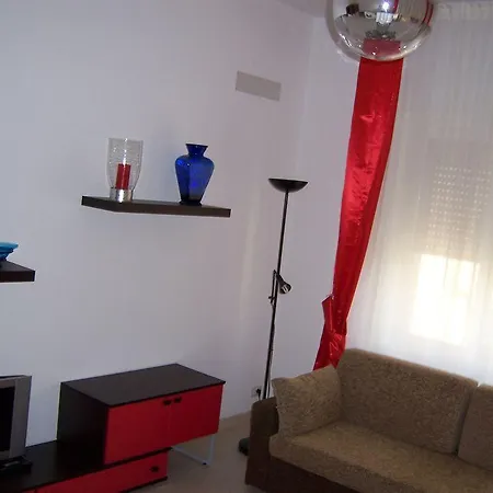 فندق Nautilus 2*